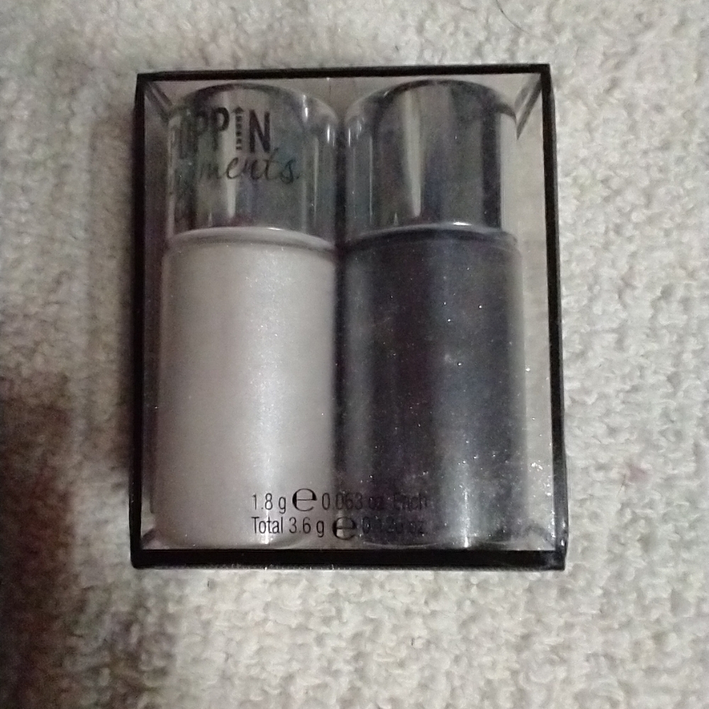 Hard candy poppin pigments 596 salt and pepper